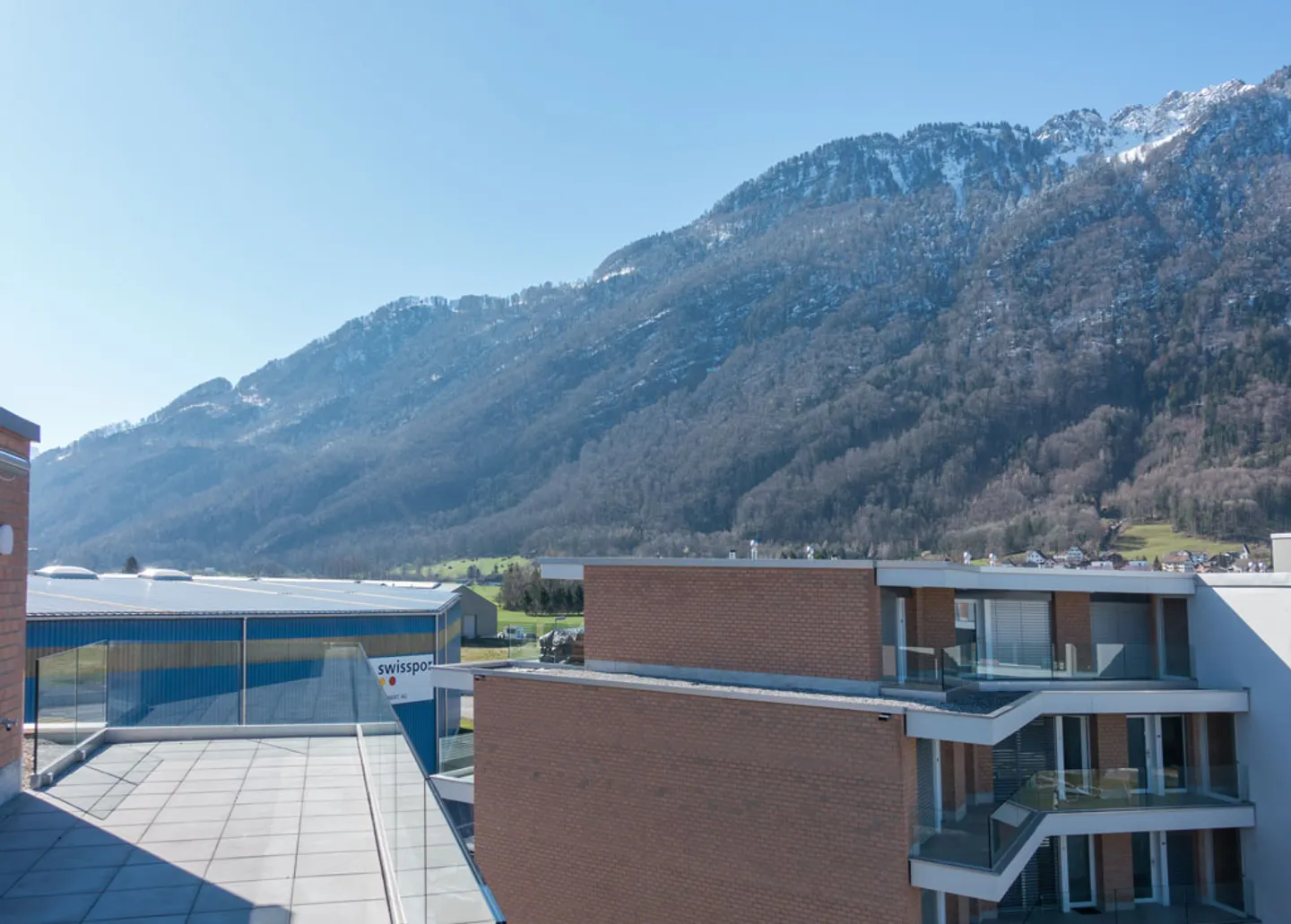 Superbe vue dans un emplacement très bien desservi - Photo 3 sur 11