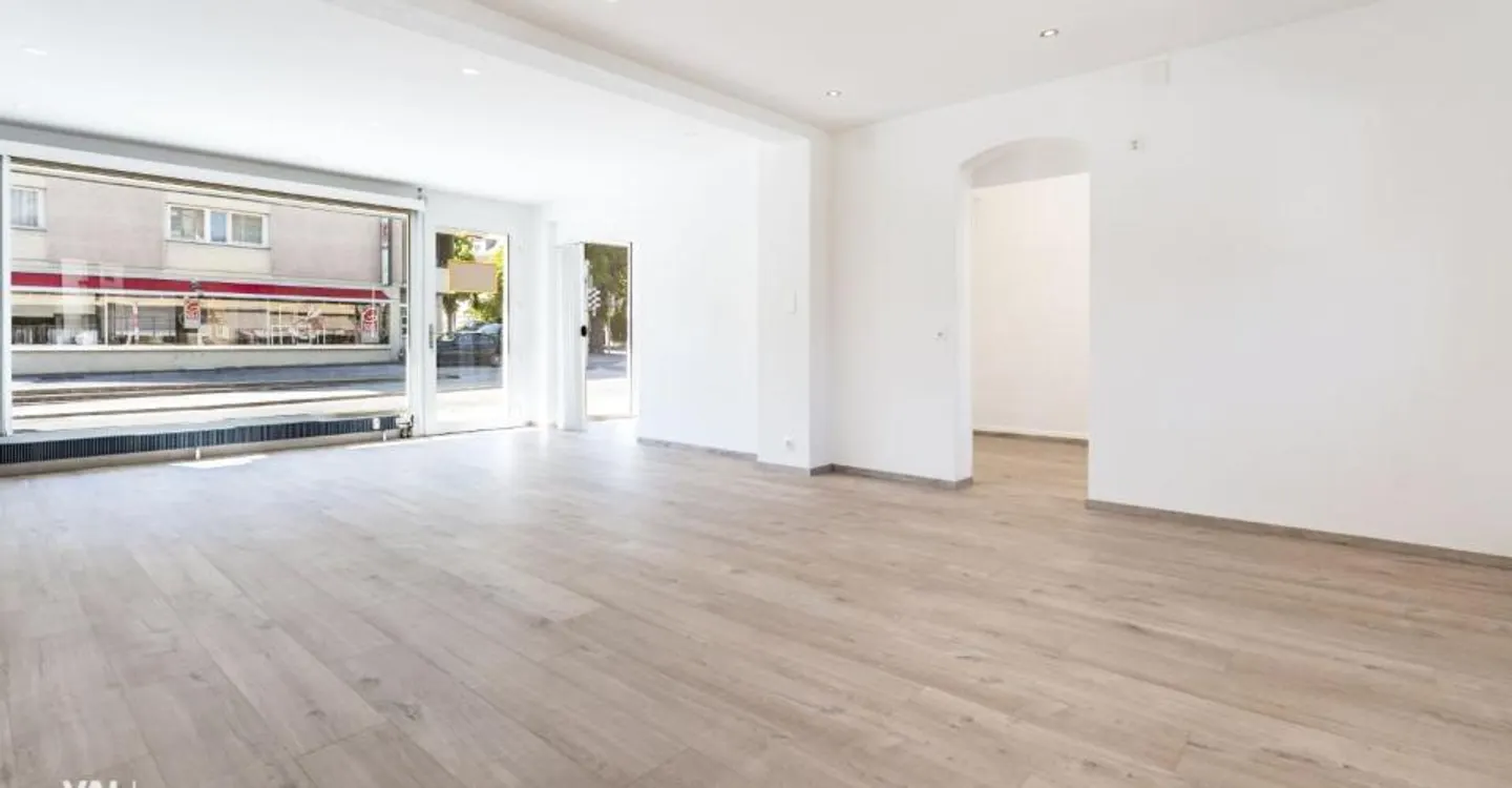 Versatile commercial space, offices, light, visibility - Photo 5 of 10