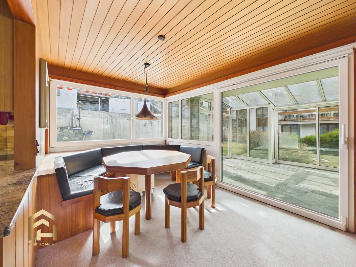 Charming Single-Family Home with Conservatory and Plenty of Surroundings - Photo 3 of 13