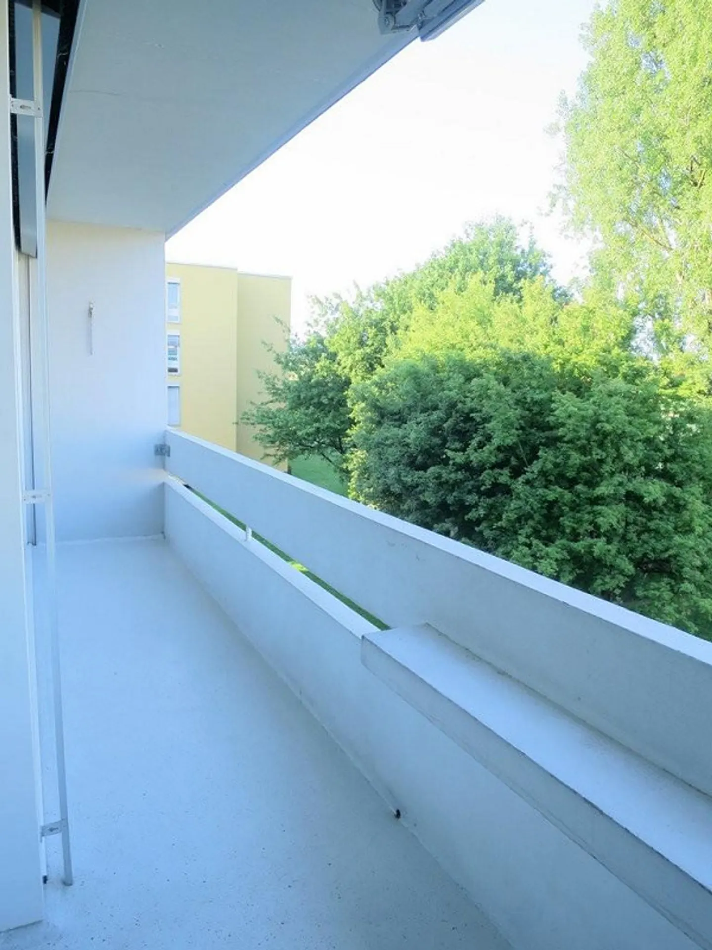 APPARTAMENTO MODERNO 3.5 STANZE IN AFFITTO A WORB! - Foto 9 di 9