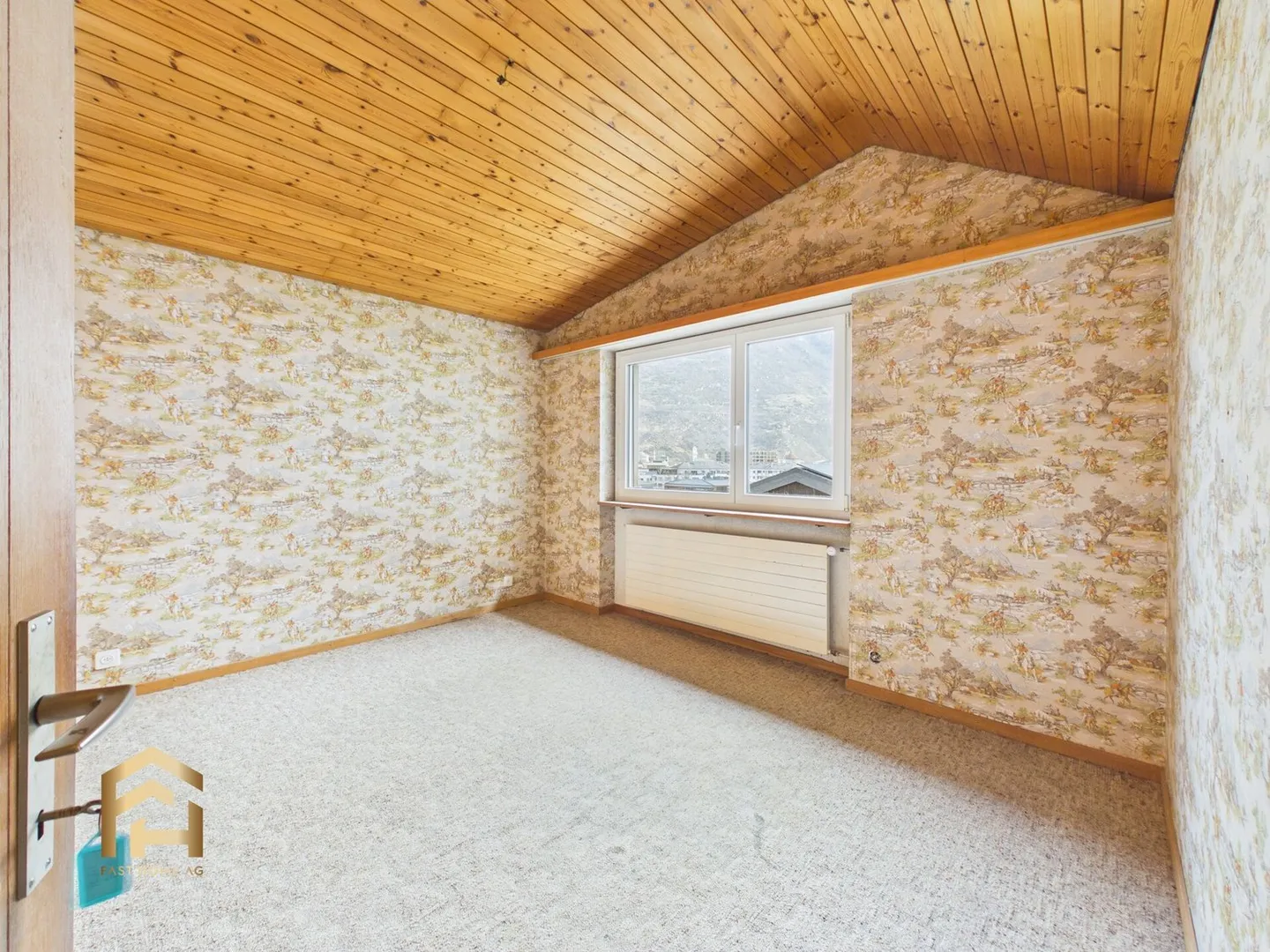 Charming Single-Family Home with Conservatory and Plenty of Surroundings - Photo 10 of 13