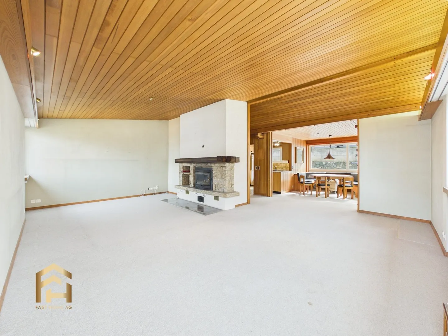 Charming Single-Family Home with Conservatory and Plenty of Surroundings - Photo 6 of 13