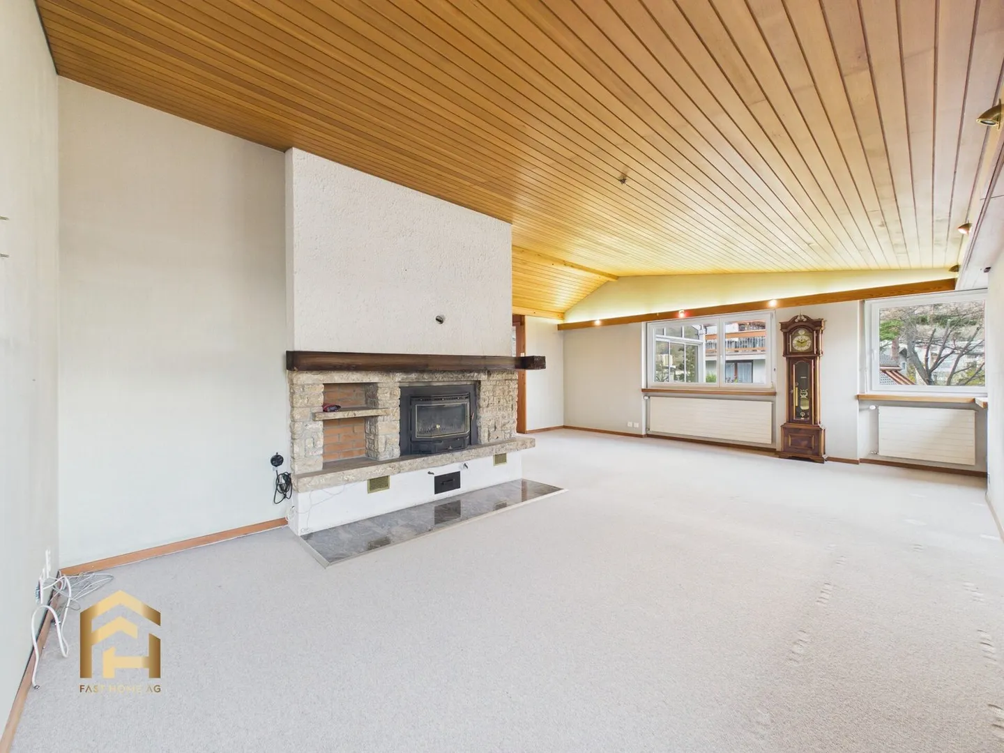 Charming Single-Family Home with Conservatory and Plenty of Surroundings - Photo 7 of 13