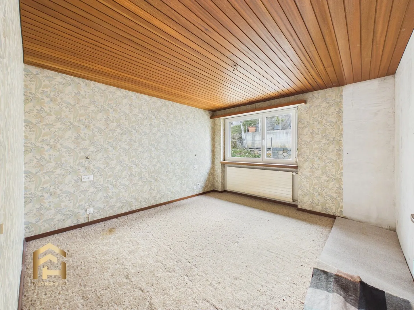 Charming Single-Family Home with Conservatory and Plenty of Surroundings - Photo 12 of 13