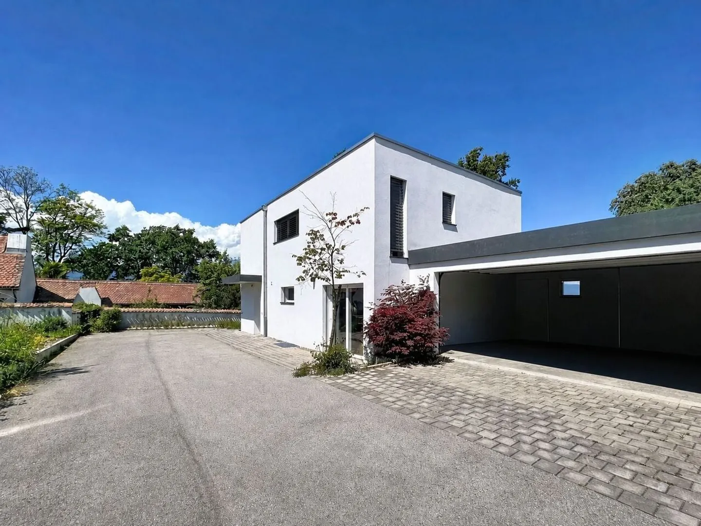 Wunderschöne 4,5-Zimmer-Villa mit Pool und Seeblick - Foto 2 von 20