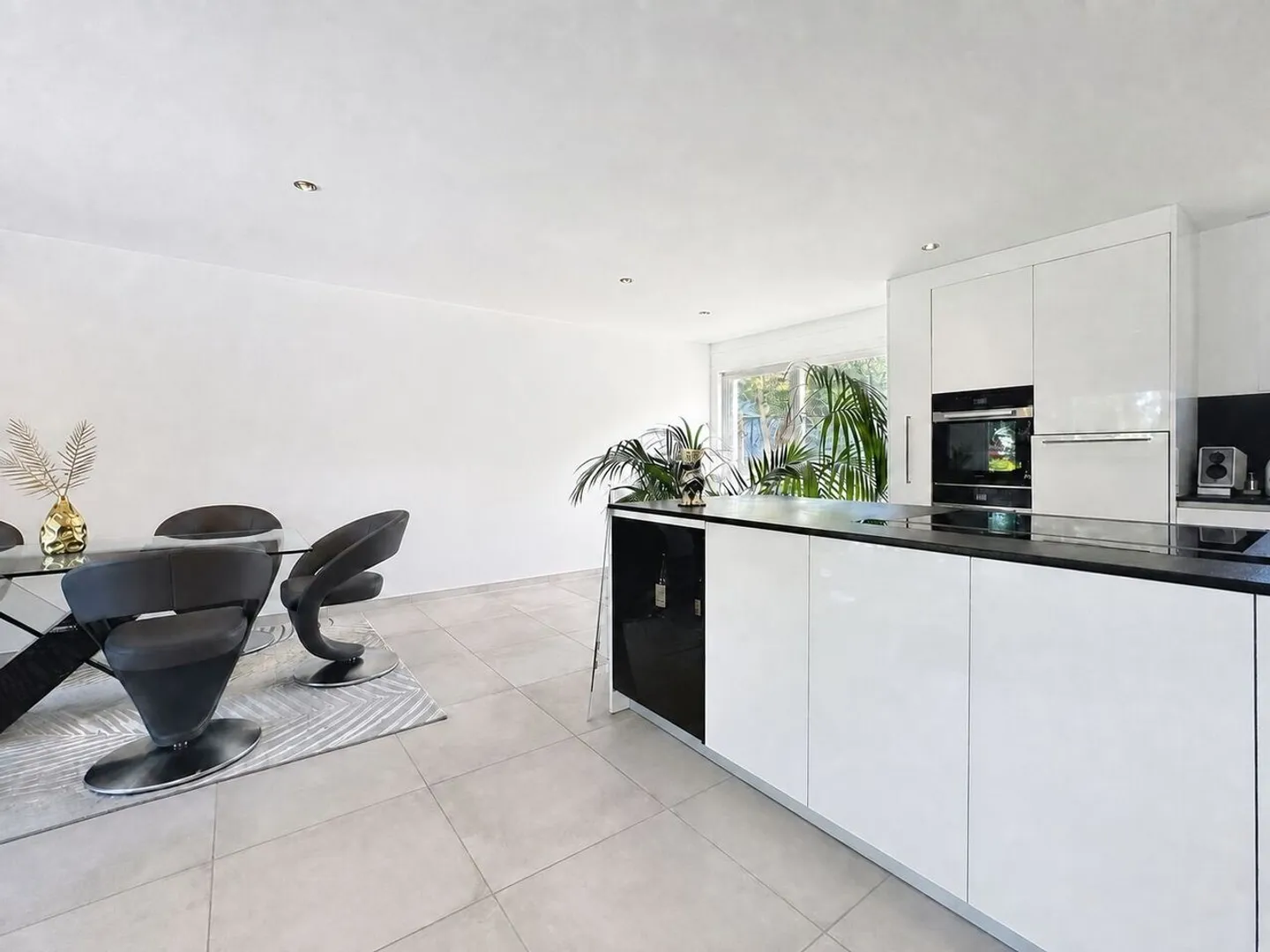 Wunderschöne 4,5-Zimmer-Villa mit Pool und Seeblick - Foto 12 von 20