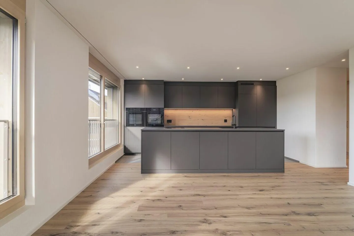 RISERVATO - Foto 1 di 11