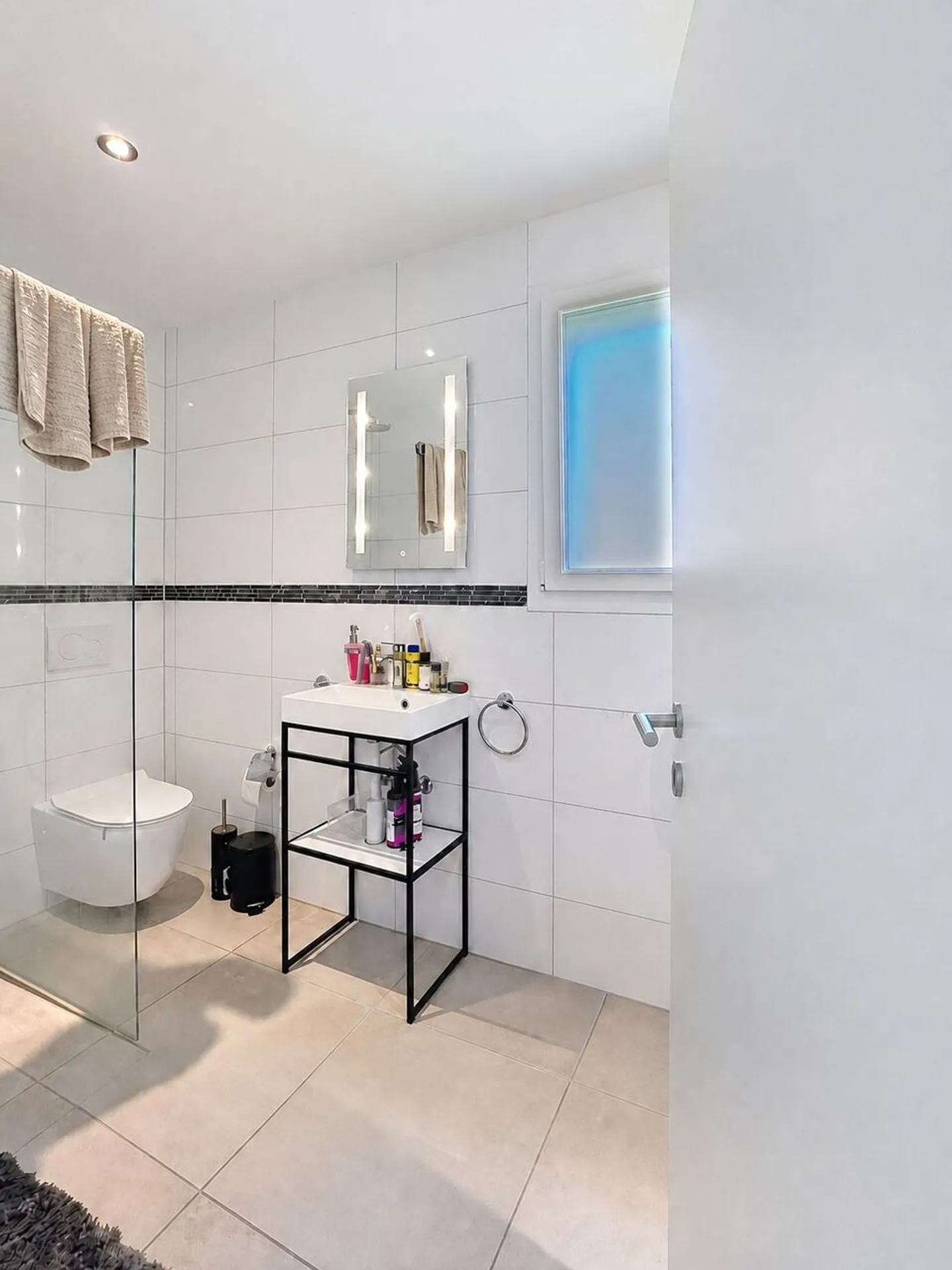 Wunderschöne 4,5-Zimmer-Villa mit Pool und Seeblick - Foto 17 von 20