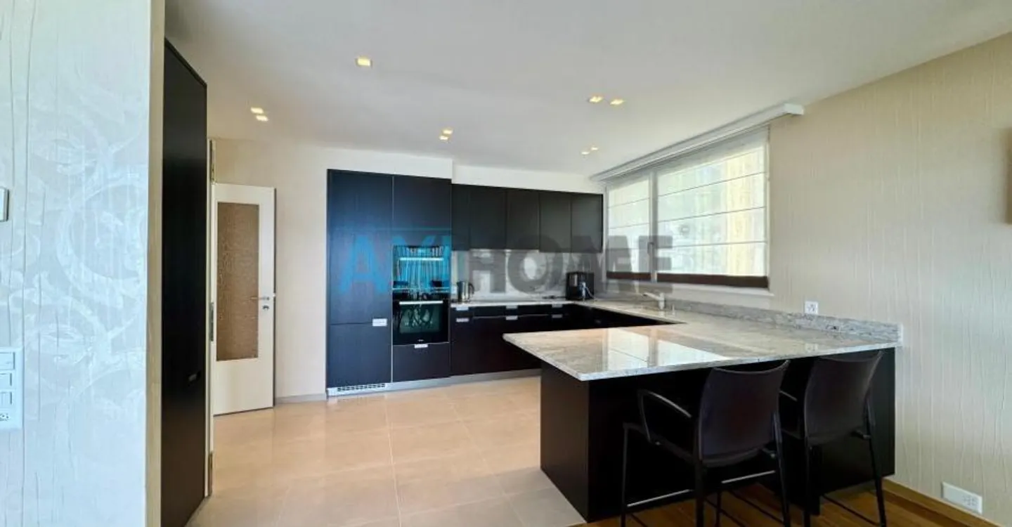 For rent: On the quays of Montreux, in the city center - Photo 11 of 13