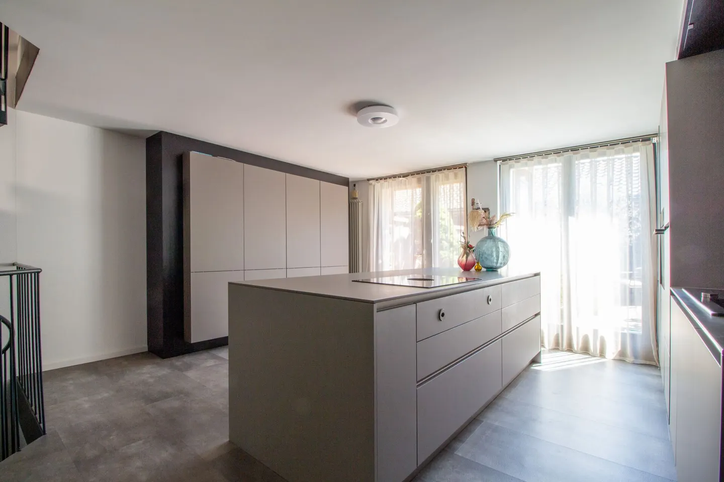 Maison individuelle en rangée de 5,5 pièces rénovée et conviviale pour les familles - Photo 3 sur 30