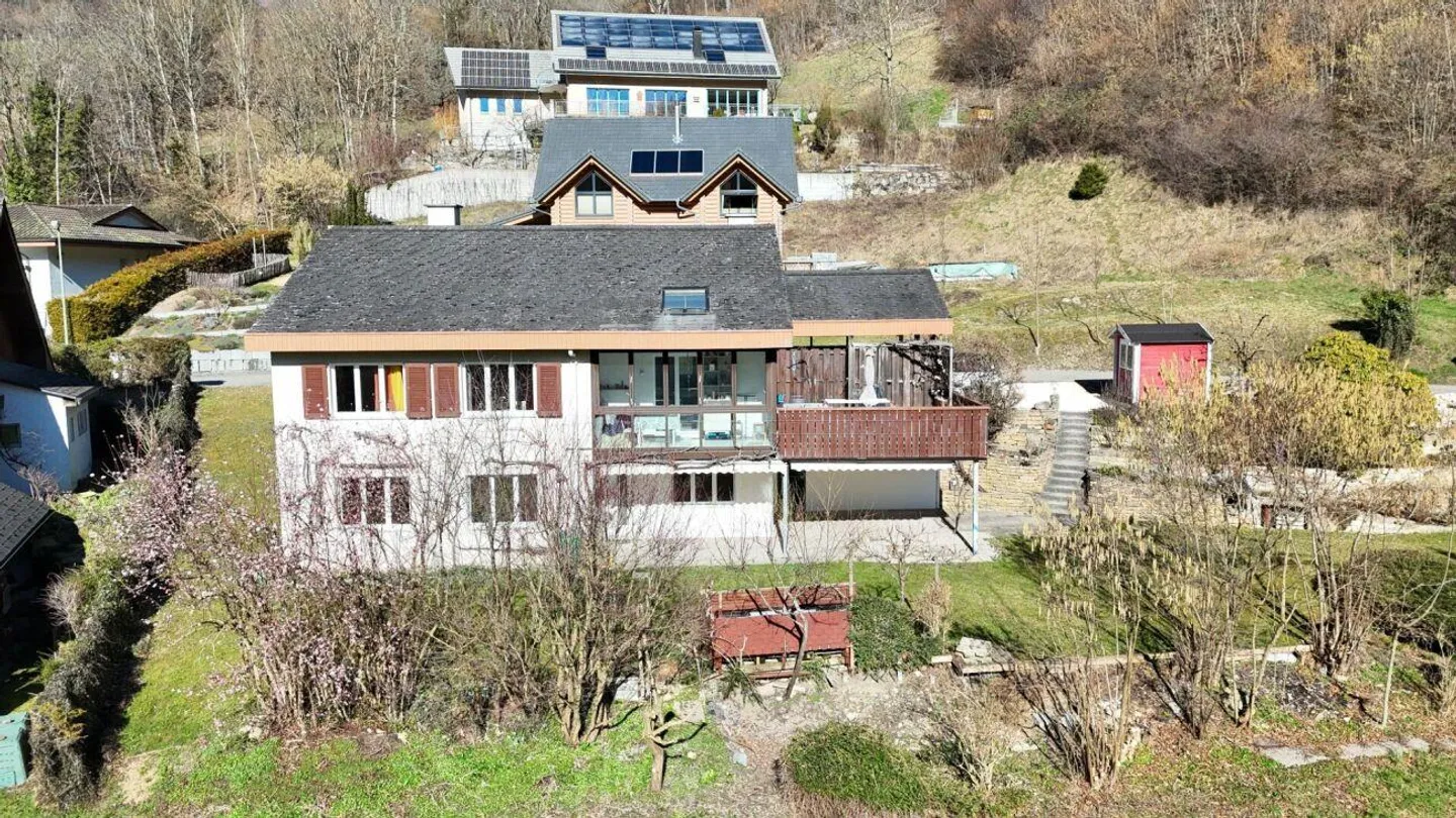 Modern Apartment with Garden - Photo 15 of 16