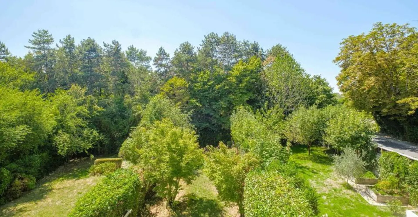 Magnificent triplex of 7 rooms with garden - Photo 8 of 8