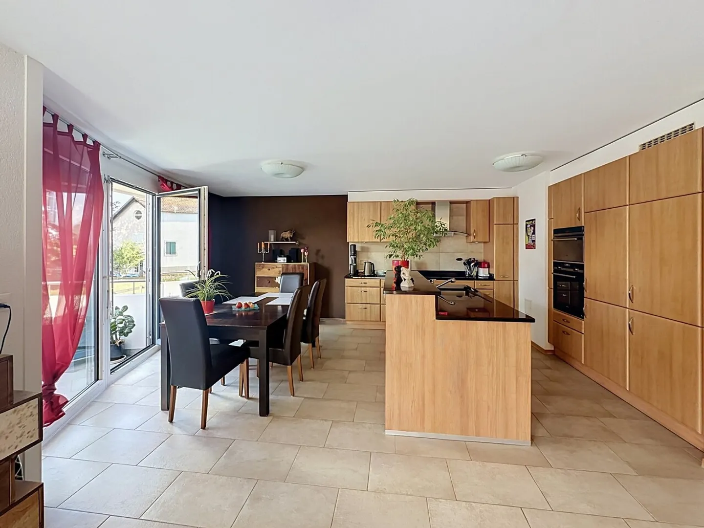 5.5 Room Apartment in PPE, 1st Floor with Balcony - Photo 4 of 13