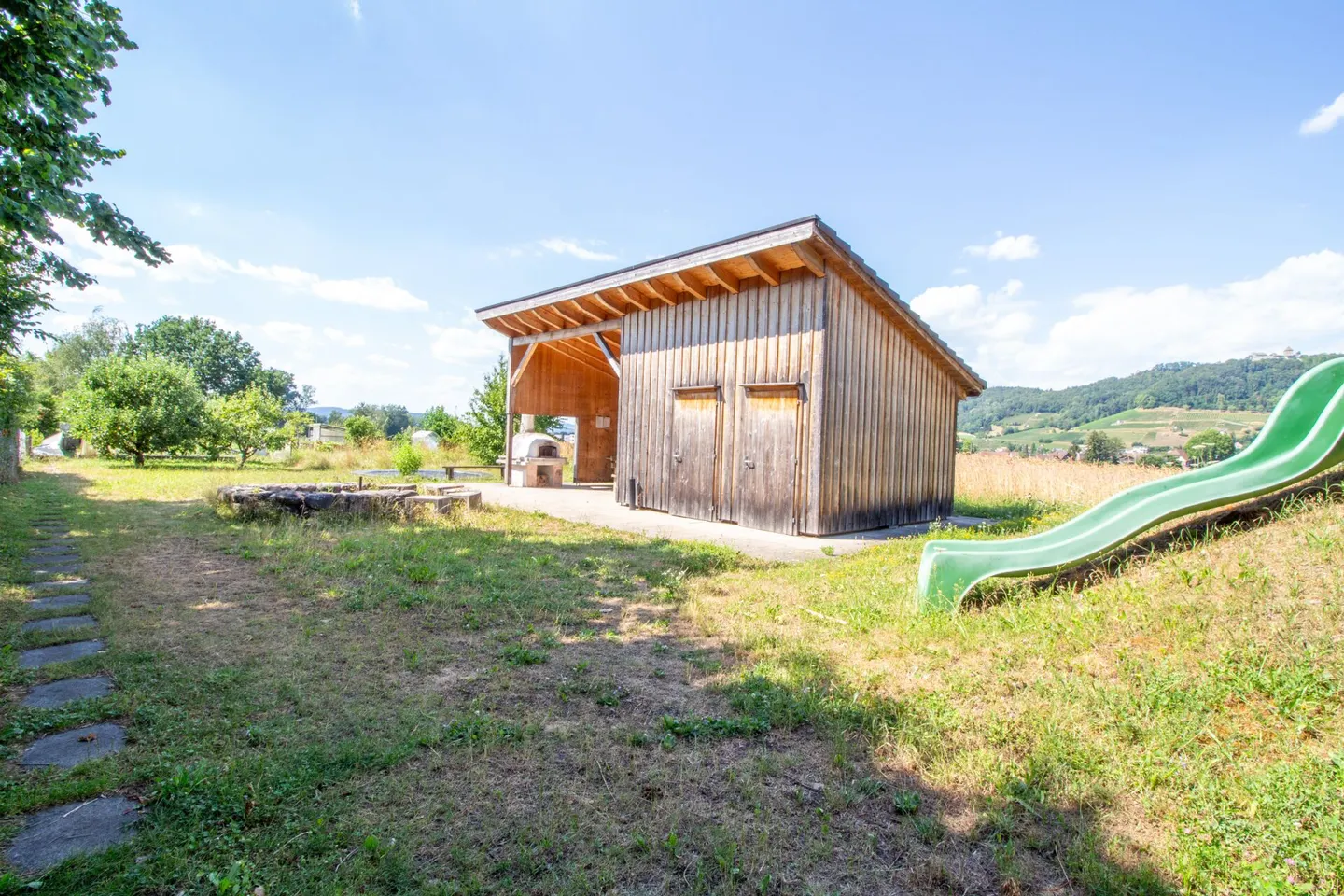 Maison individuelle en rangée de 5,5 pièces rénovée et conviviale pour les familles - Photo 24 sur 30