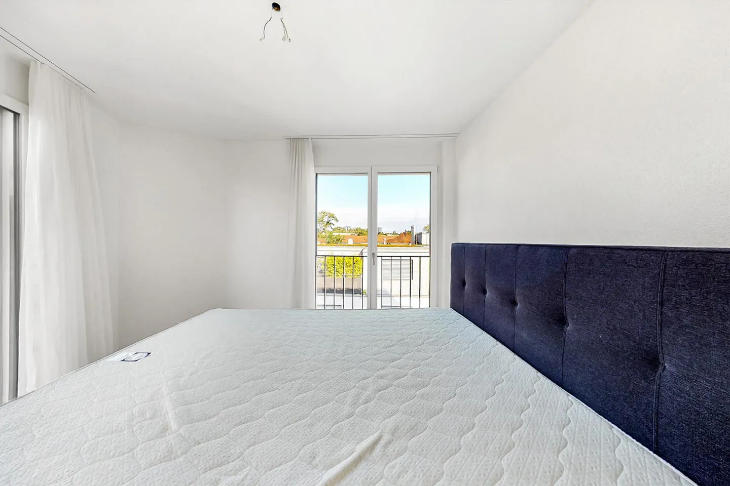 Modern 1.5-Room Apartment - Photo 7 of 10