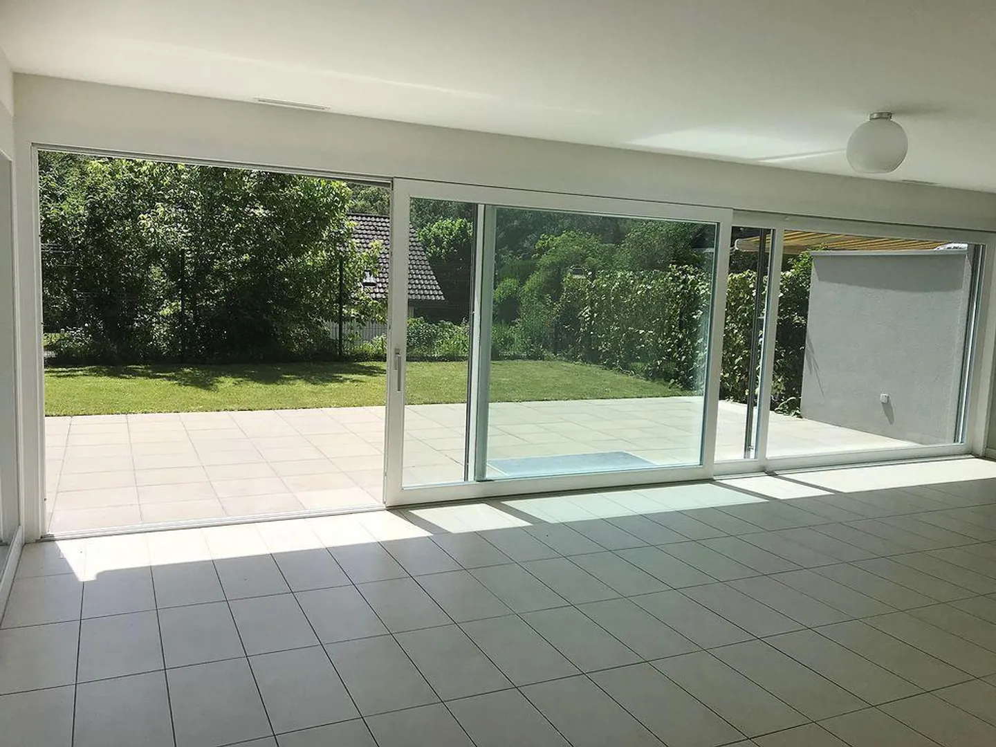 Beautiful semi-detached villa with garden - Photo 2 of 7