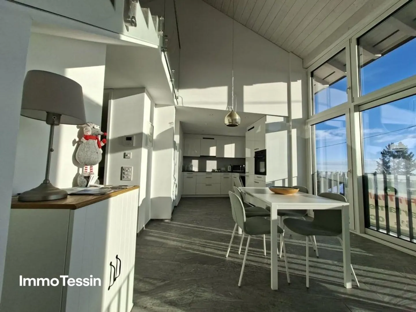 RENTAL: Elegant, luxuriously renovated multi-family house with 3 apartments in a sunny and quiet panoramic location - Photo 6 of 13