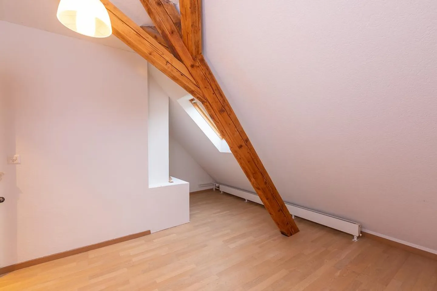 Charmante Dachwohnung in Riehen - Foto 8 von 9