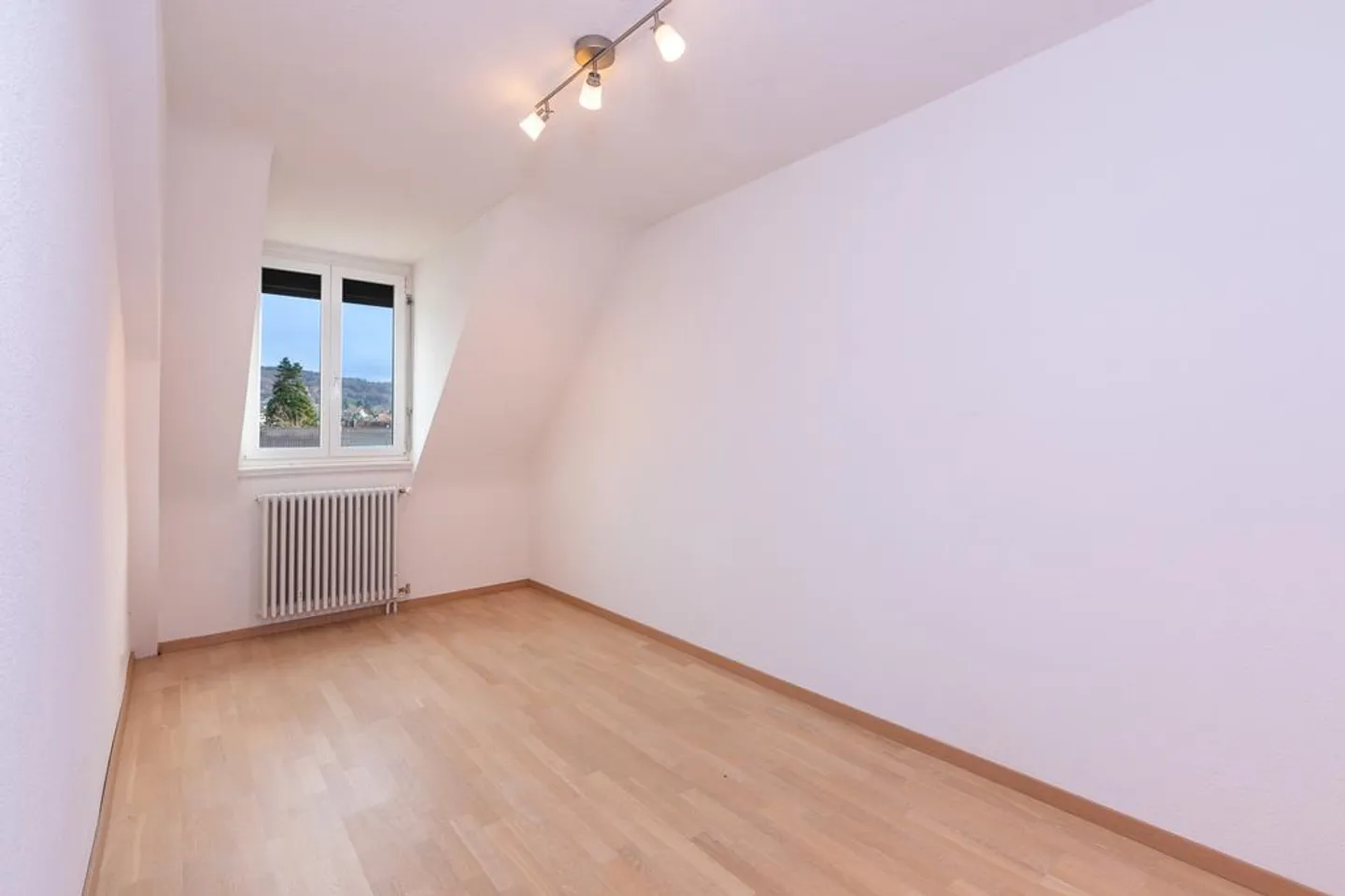 Charmante Dachwohnung in Riehen - Foto 4 von 9