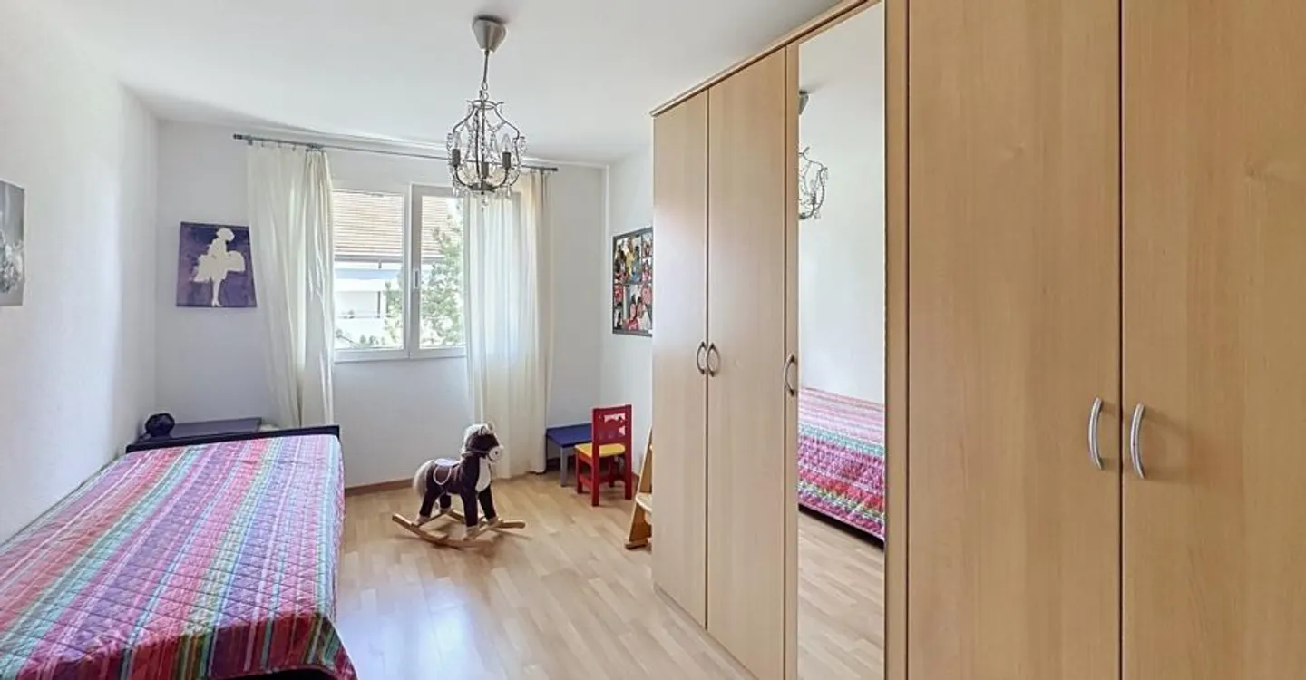 Bright 5.5 Room Apartment - Photo 10 of 13