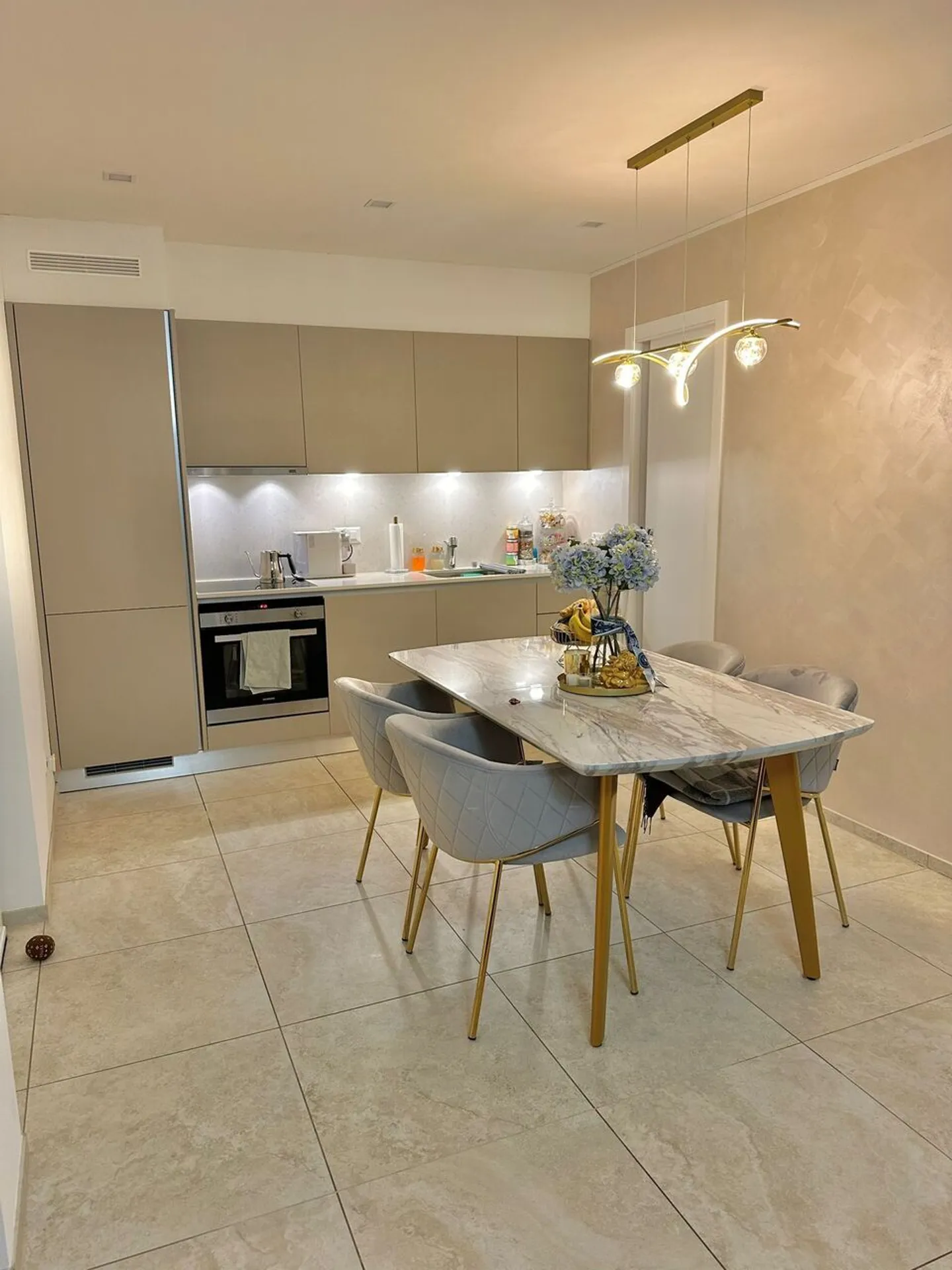 Nous louons un appartement de 3,5 pièces avec jardin privé et vue sur le lac - Photo 4 sur 9