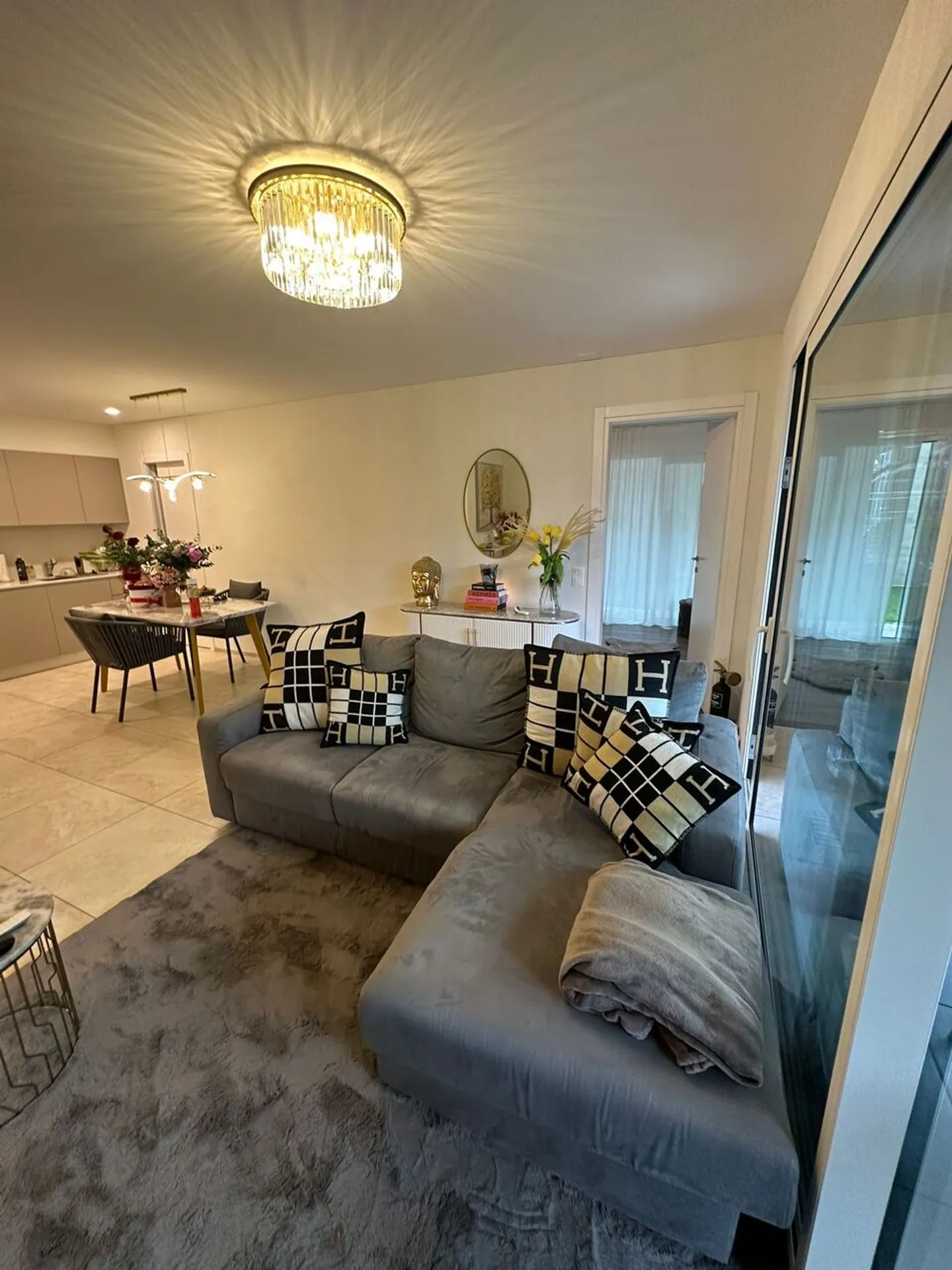 Nous louons un appartement de 3,5 pièces avec jardin privé et vue sur le lac - Photo 5 sur 9