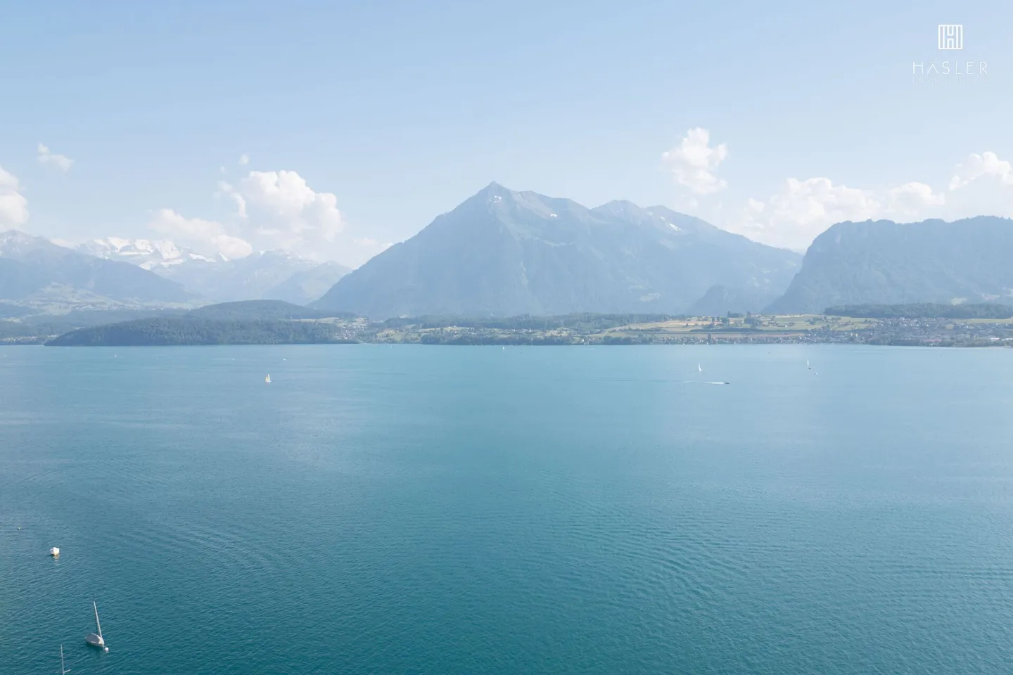 Casa bifamiliare con vista fantastica e riserva di terreno edificabile - Foto 5 di 13
