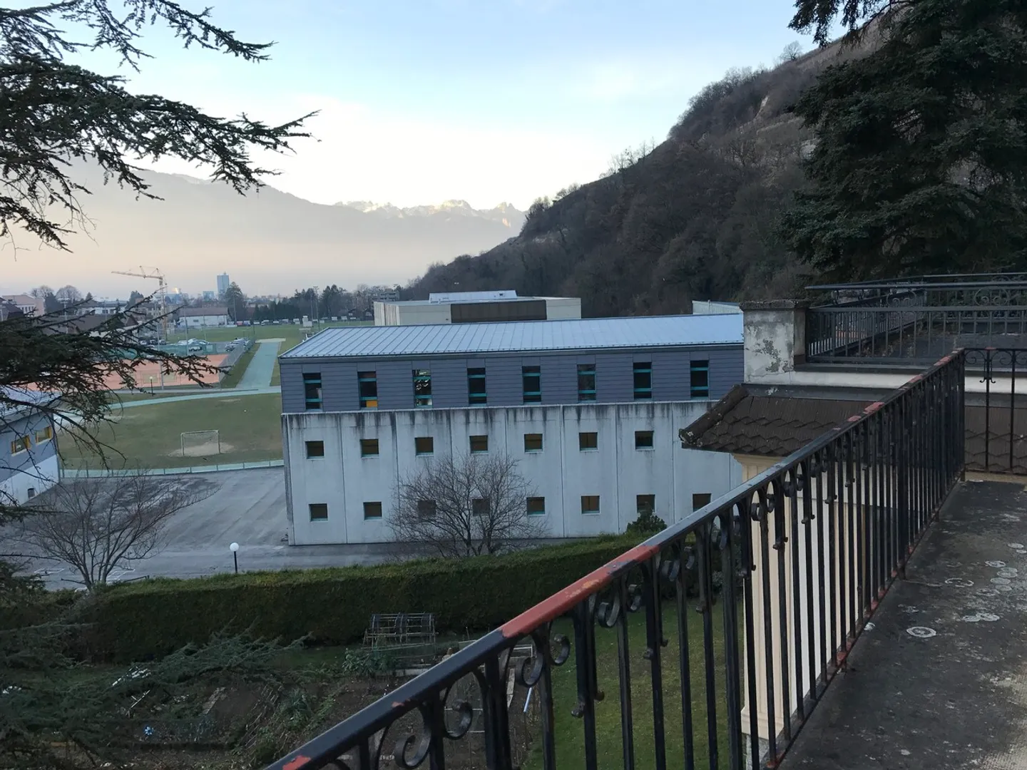 Charming 2.5-room apartment - Available from 01.03.2026 - Photo 10 of 11