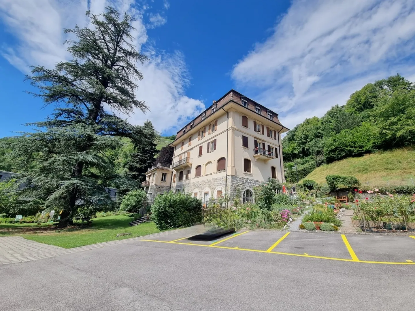 Charming 2.5-room apartment - Available from 01.03.2026 - Photo 11 of 11