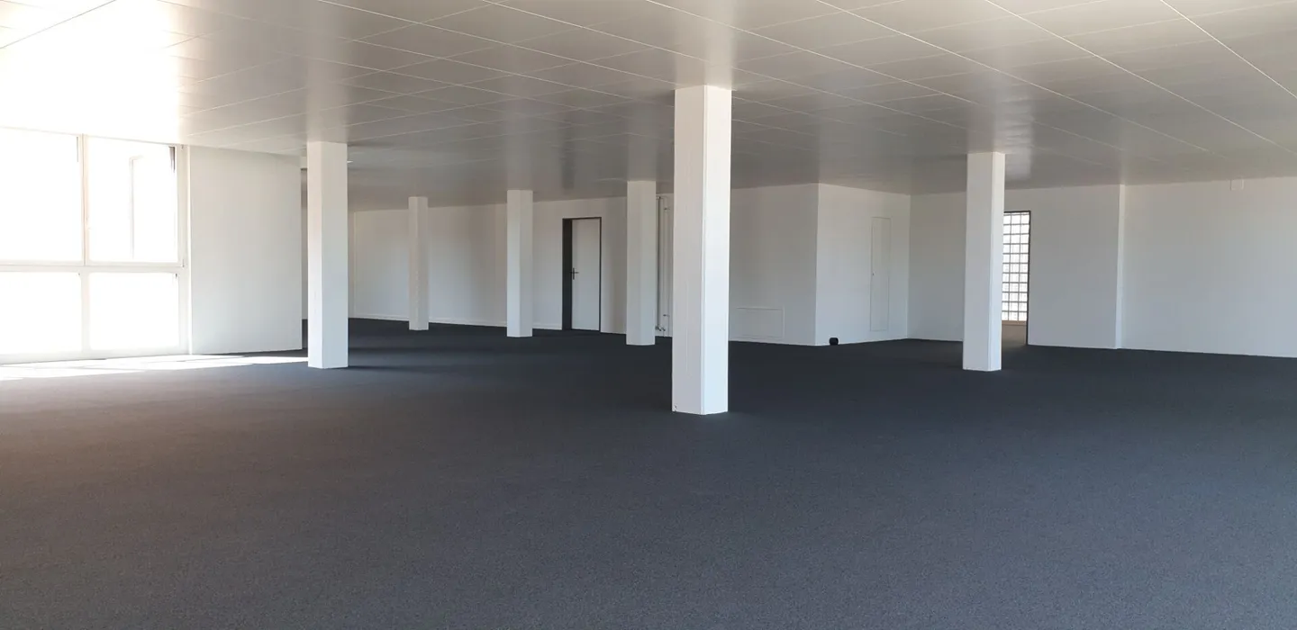 Ampio spazio commerciale nel Metrohmpark a Herisau - Foto 3 di 7