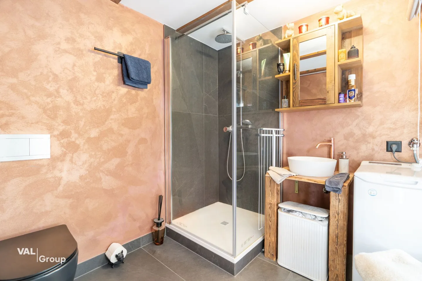 Charming 5.5-Room Single-Family House - Stylishly Renovated, Spacious and Versatile - Photo 16 of 17