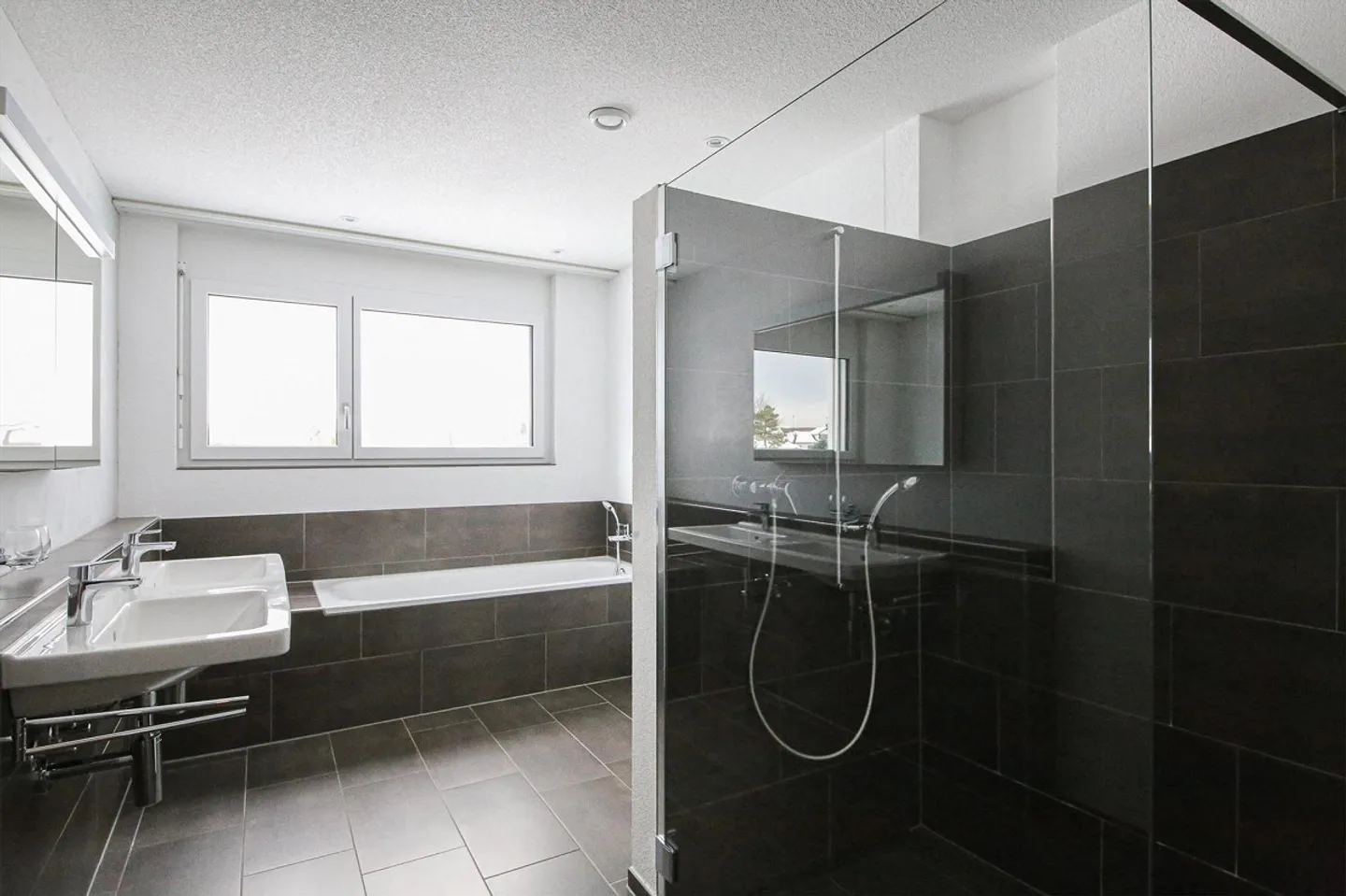 Your new home awaits - Photo 5 of 8