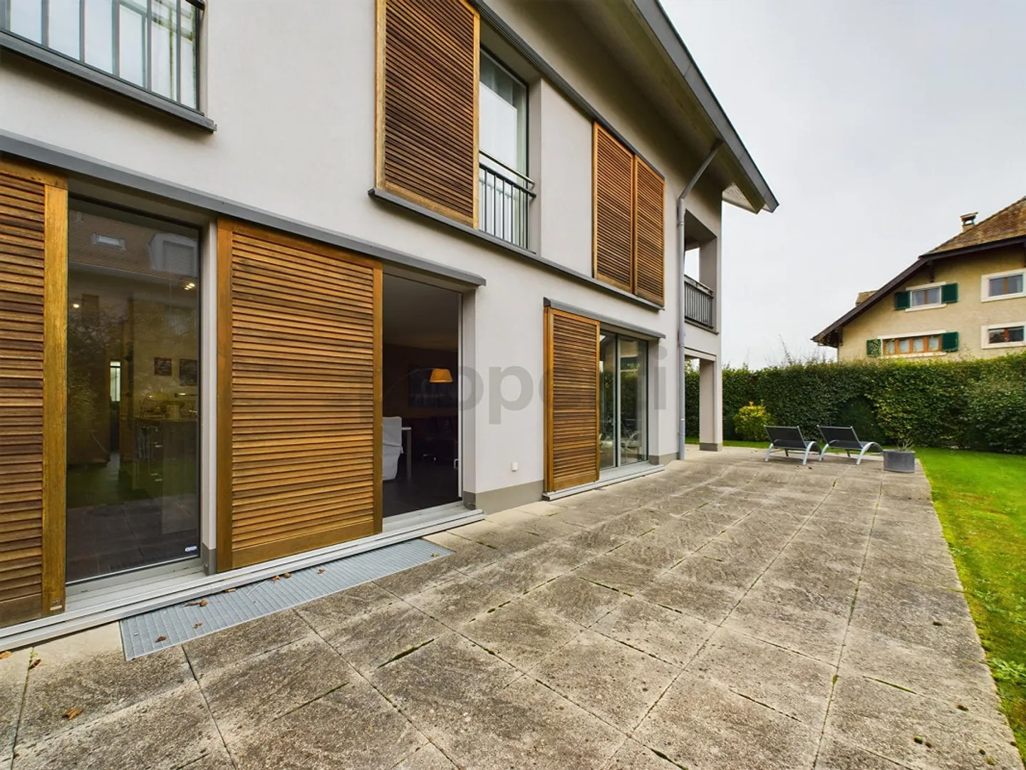 Comfort, modernità e natura: appartamento familiare con giardino - Foto 11 di 12