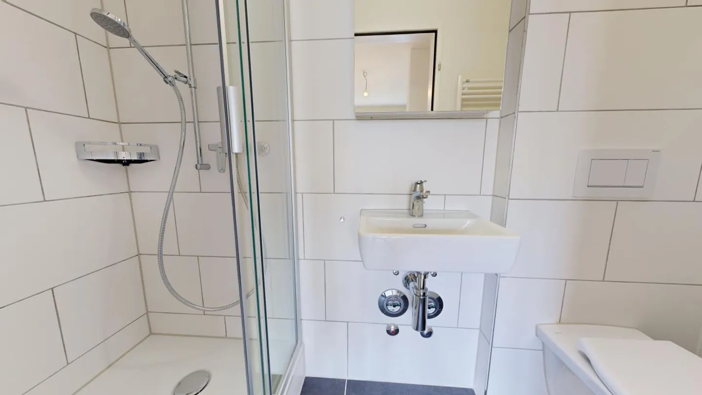 Charming Studio Apartment - Photo 8 of 8