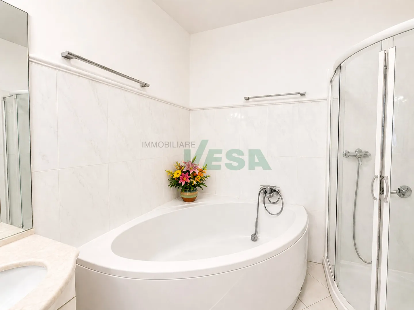 Bel appartement 6,5 pièces avec jardin dans une zone colline tranquille - Photo 8 sur 13