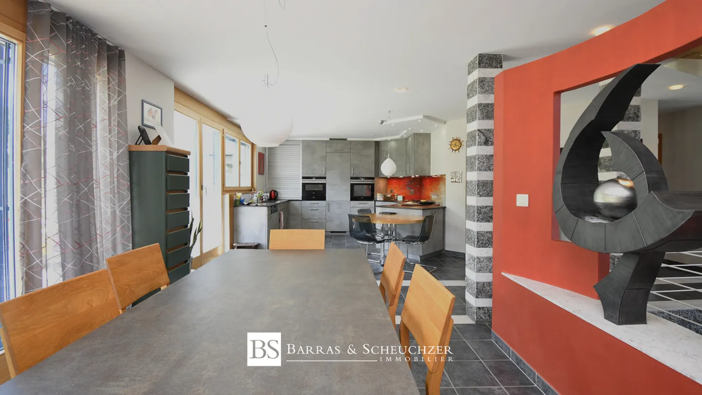 Proprietà straordinaria: villa spaziosa con 3,5 camere indipendenti - Foto 8 di 19