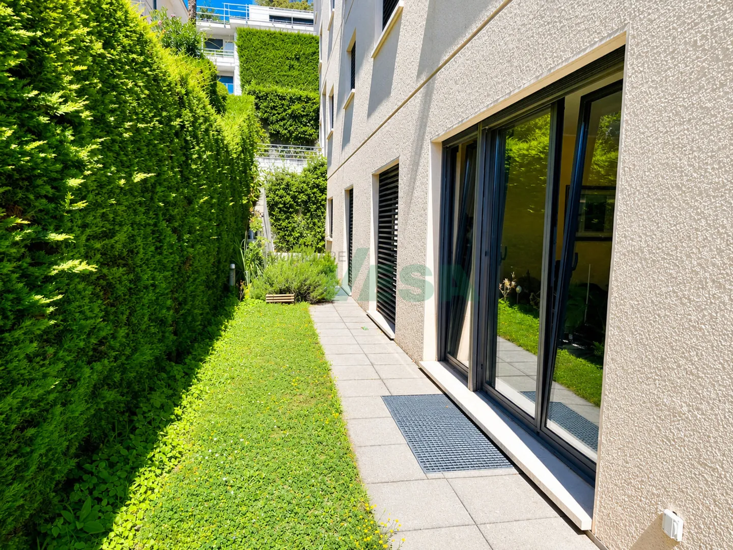 Bel appartement 6,5 pièces avec jardin dans une zone colline tranquille - Photo 10 sur 13