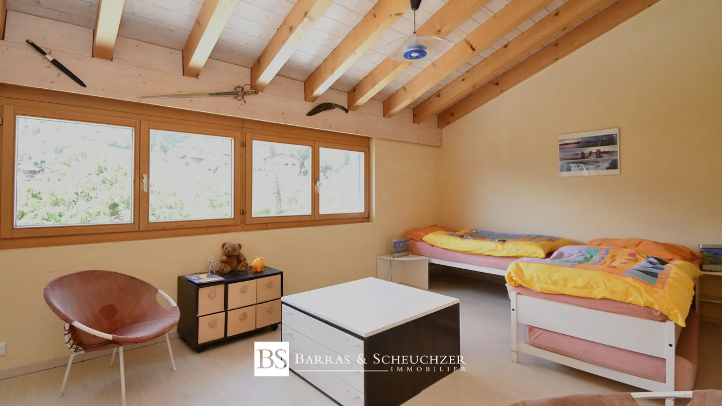Proprietà straordinaria: villa spaziosa con 3,5 camere indipendenti - Foto 13 di 19