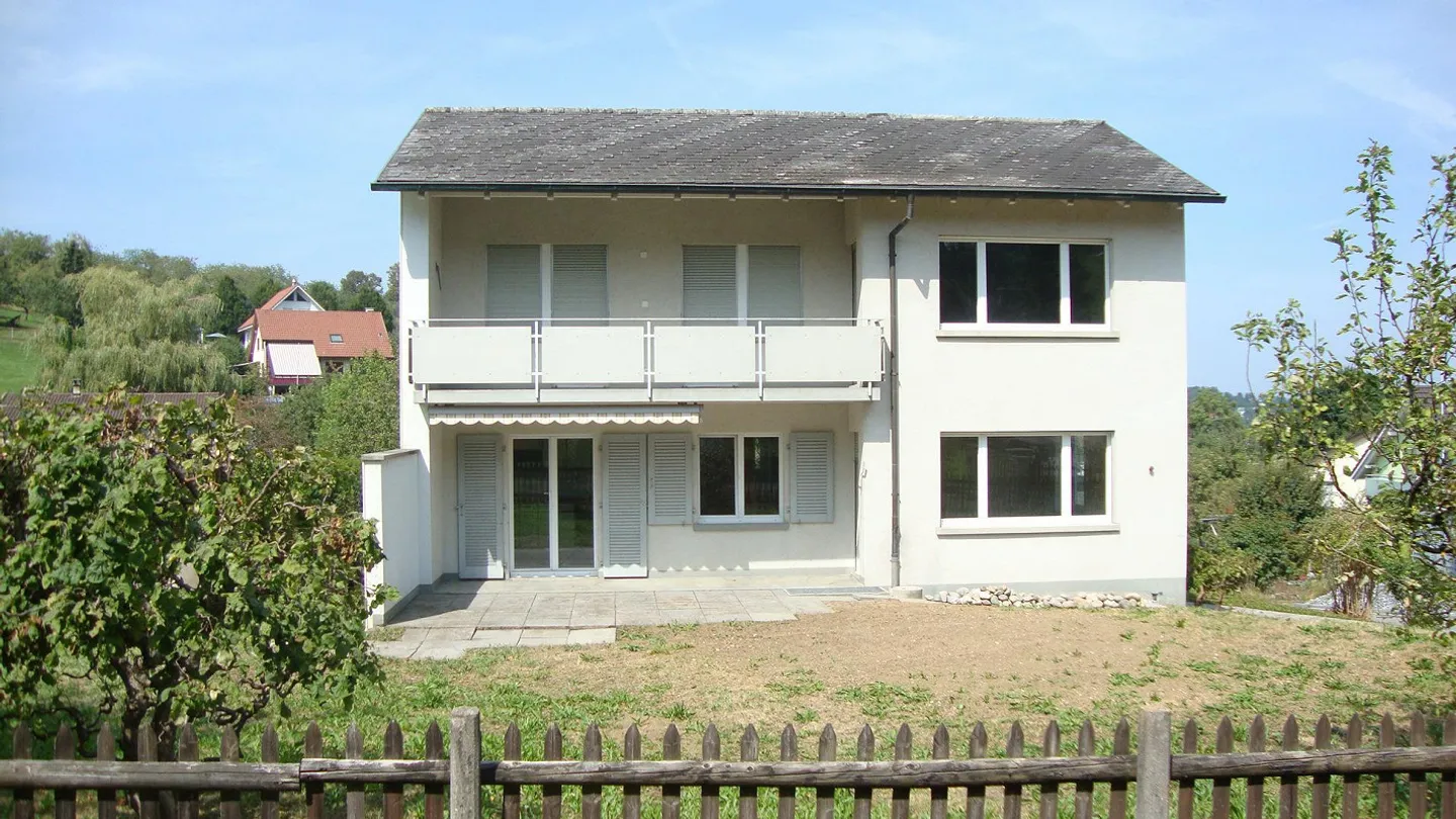 Sanierte 5-Zimmer Altliegenschaft mit grossem Umschwung zu vermieten - Foto 1 von 12