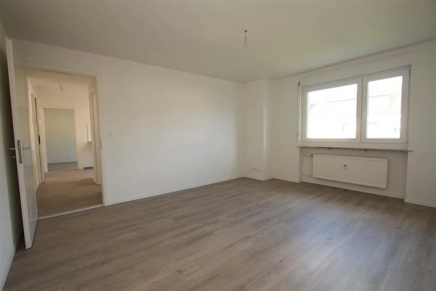 Charming 2-Room Apartment with Balcony & Shared Garden – Reinac - Photo 7 of 7