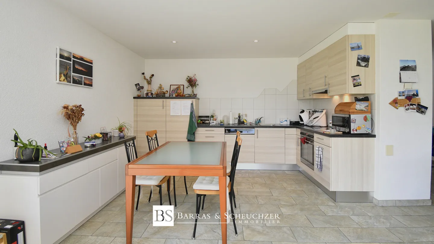 Proprietà straordinaria: villa spaziosa con 3,5 camere indipendenti - Foto 16 di 19