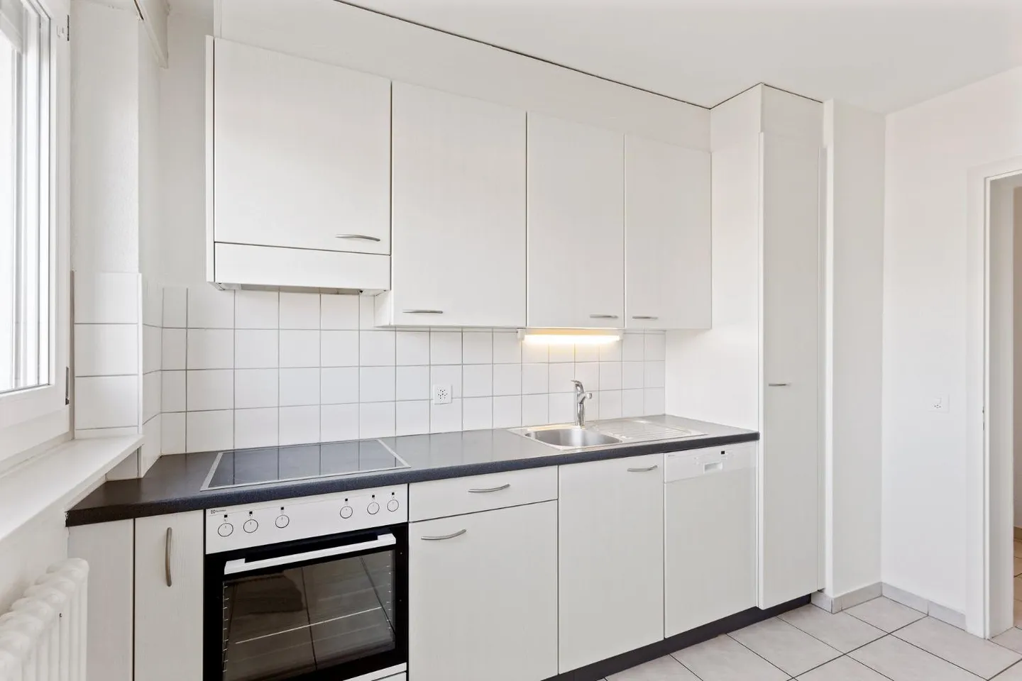 Helle Wohnung mit Balkon - Foto 3 von 6