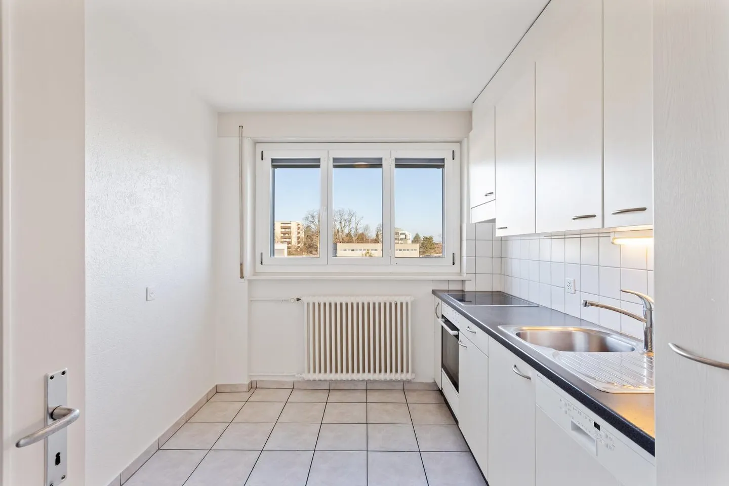 Helle Wohnung mit Balkon - Foto 4 von 6