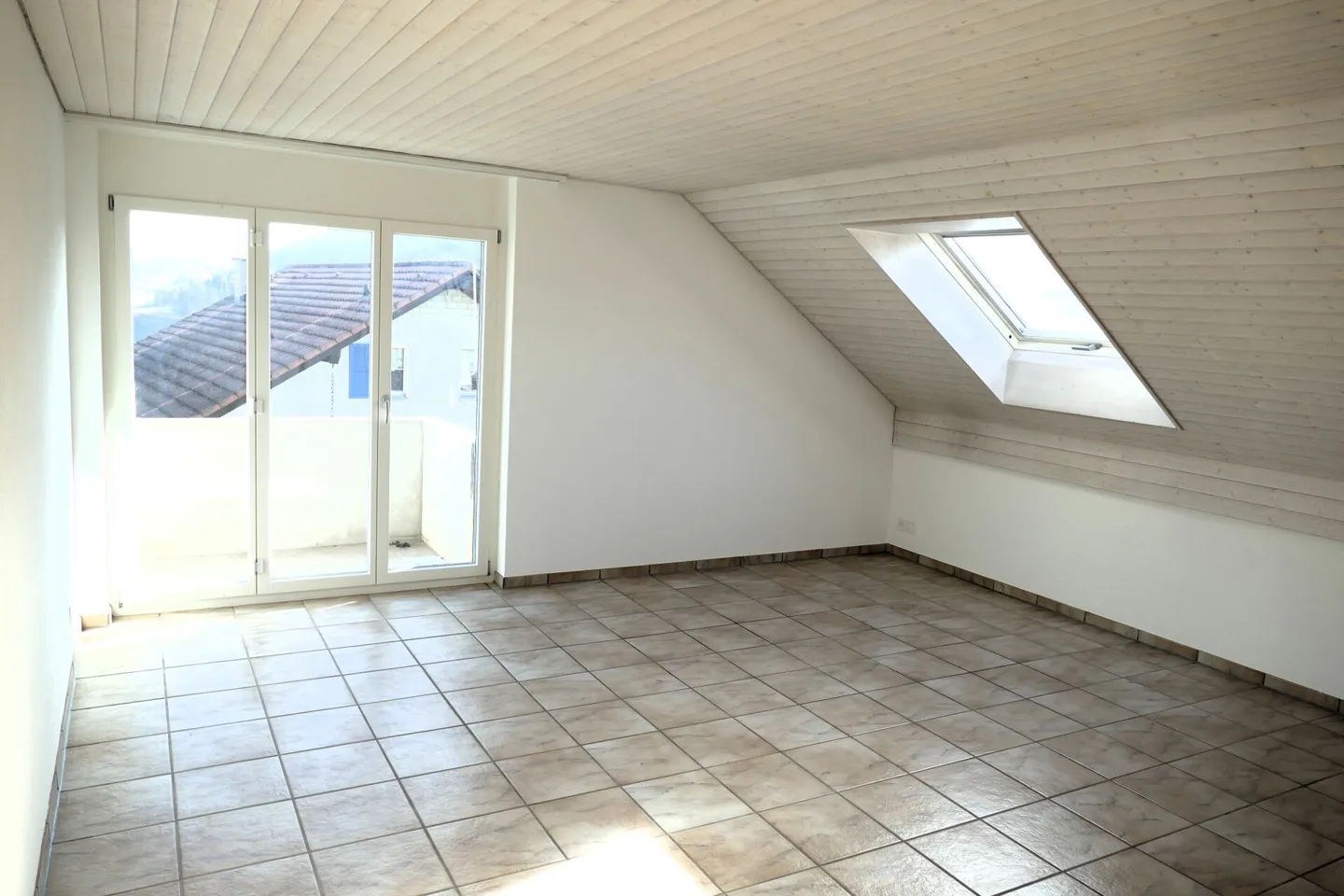 Appartamento mansardato 3.5 locali "uf der Flue 6 a Liesberg" - Foto 1 di 11