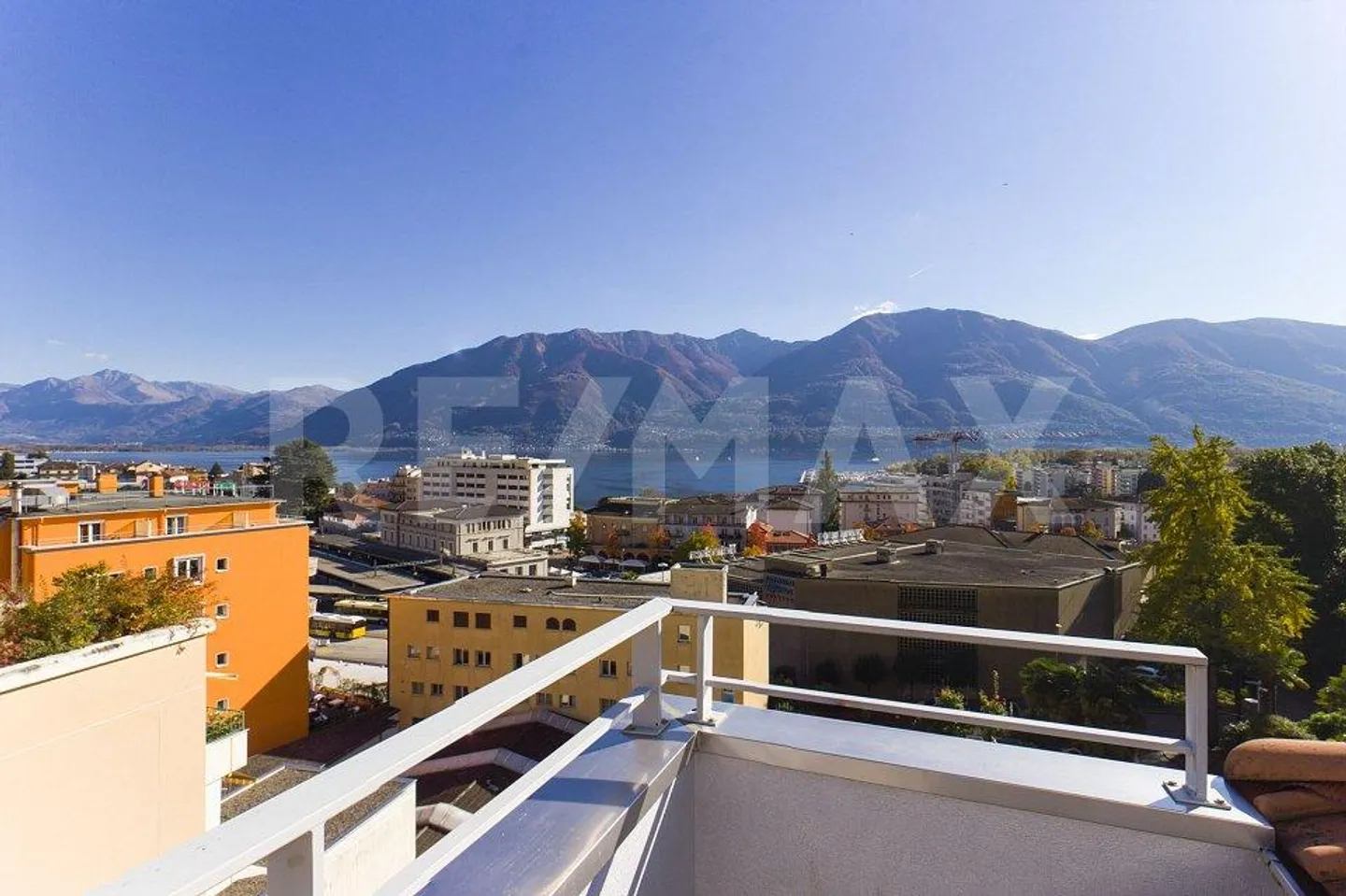 Muralto - Attico di lusso nella nobile Villa Balli - Foto 3 di 13