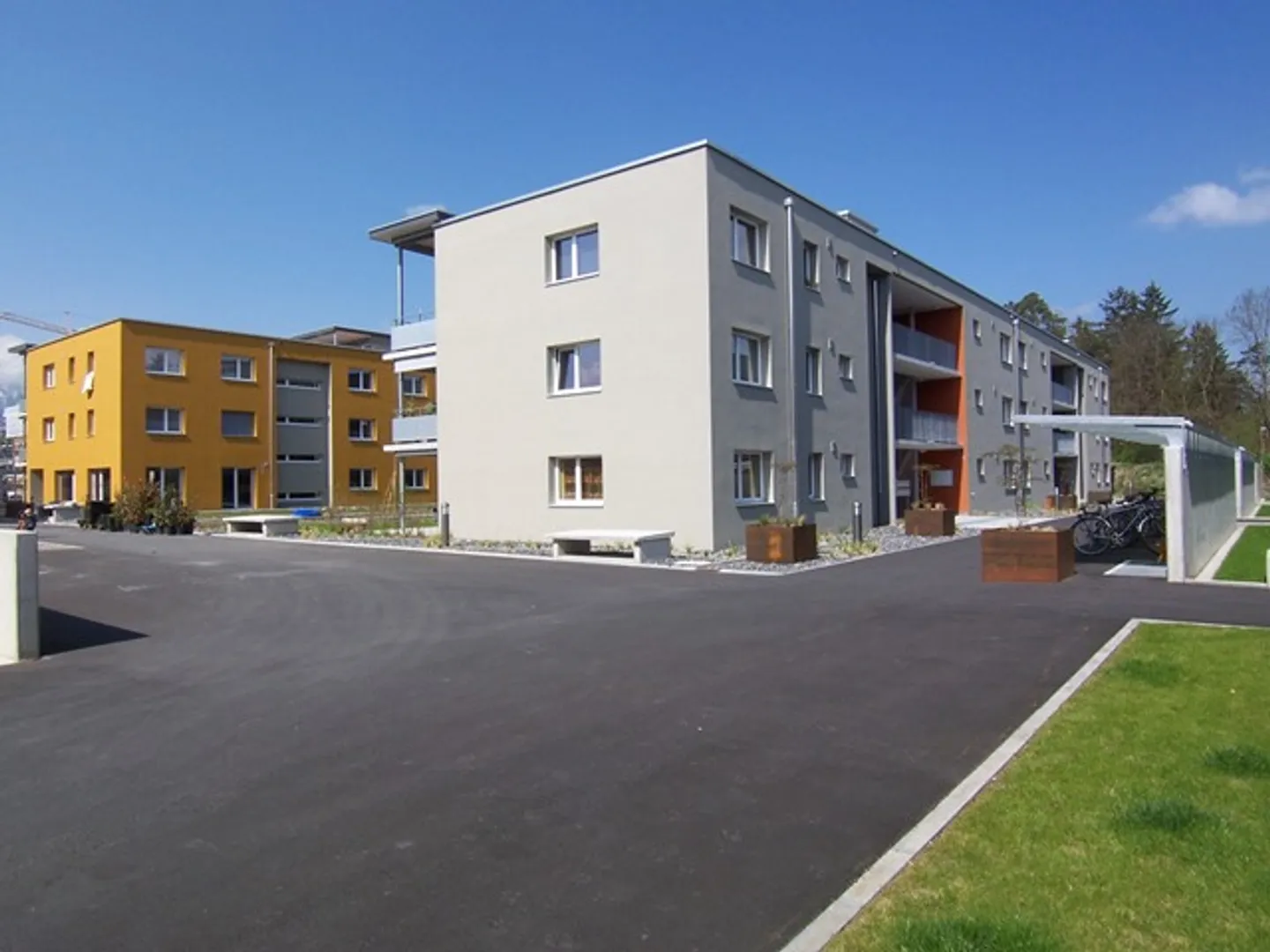Wohnung mit grossem Balkon - Foto 1 von 13