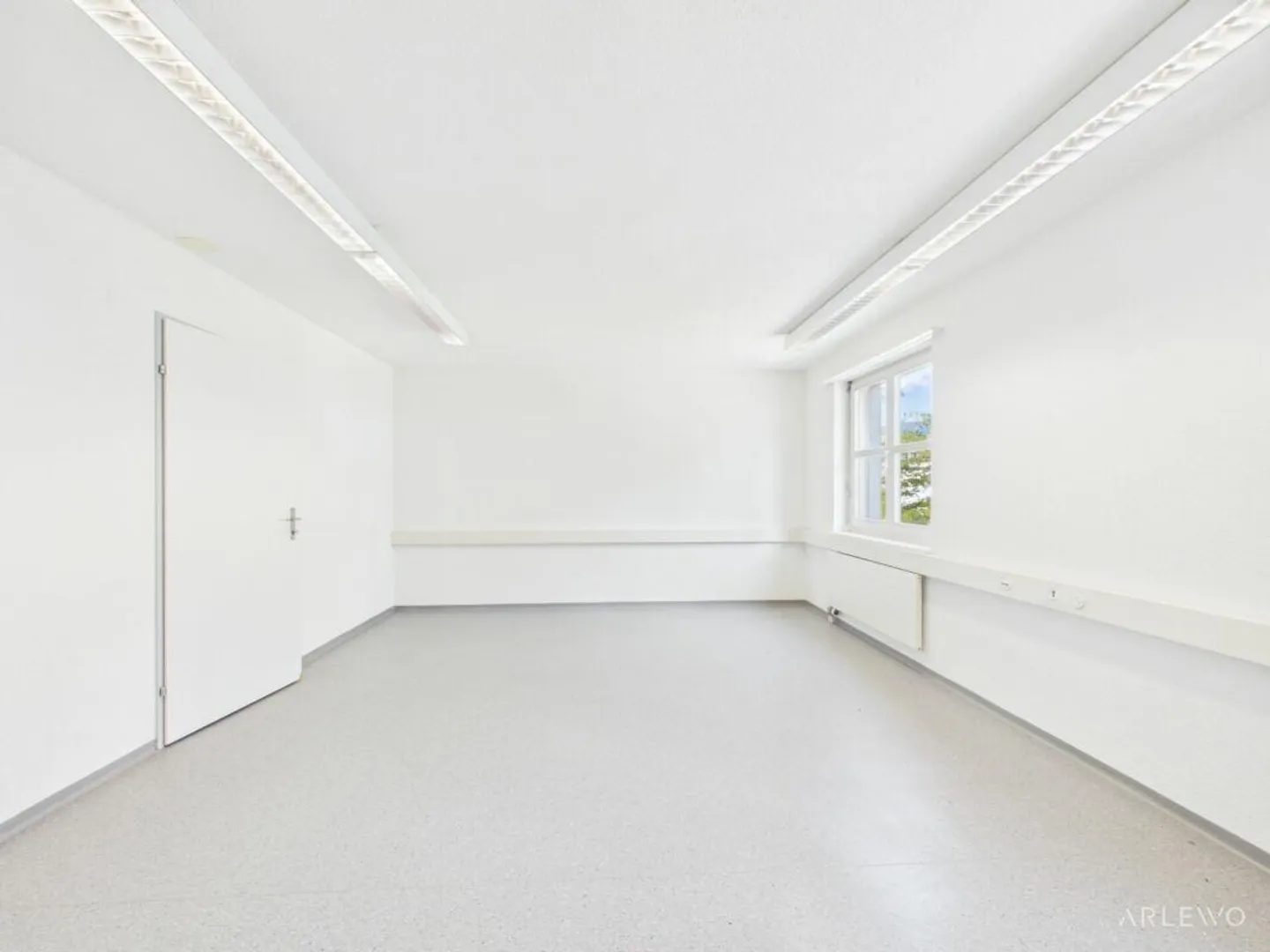 Espace de bureau pratique au cœur de Schwyz - Photo 6 sur 11