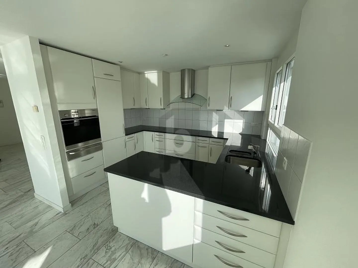 AREA SEDUTA IN GIARDINO SOLEGGIATA & AMBIENTE STILOSO - Foto 4 di 6