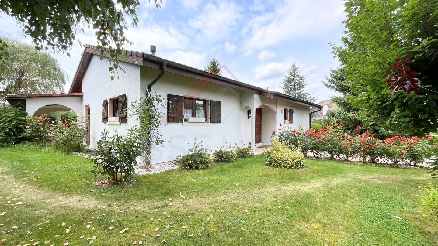 Raro a Porrentruy: Villa con 238 m², piscina, vasca idromassaggio e appartamento separato - Foto 10 di 10