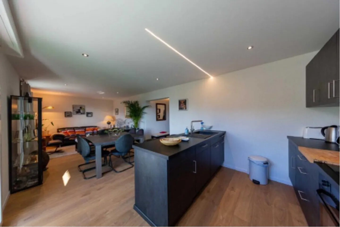 Appartamento ristrutturato nel centro di Sion - Foto 3 di 8